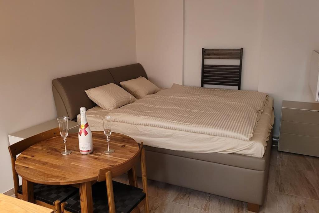 Luxusni Apartman Nedaleko Centra Prag Exterior foto